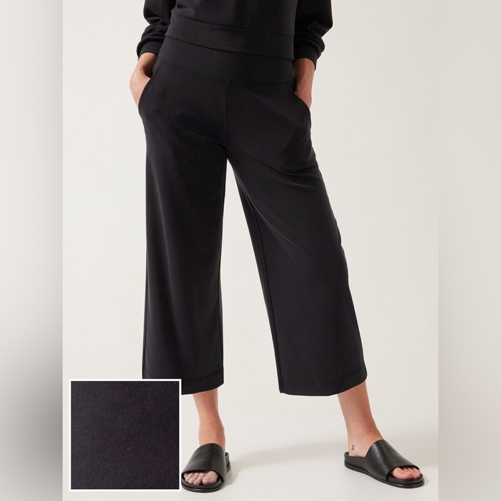 Athleta seasoft wide leg crop